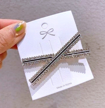 Barrette Lignes Strass Croisées - Bijou Cheveux Éblouissant
